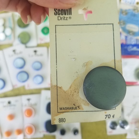 Vintage New Old Stock Buttons Lot 36 Vtg La Mode & More - Picture 2 of 14